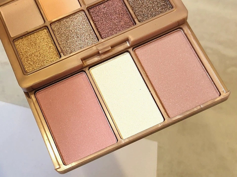 Khroma Beauty Kourtneys Kardazzle Rose Gold Face Palette